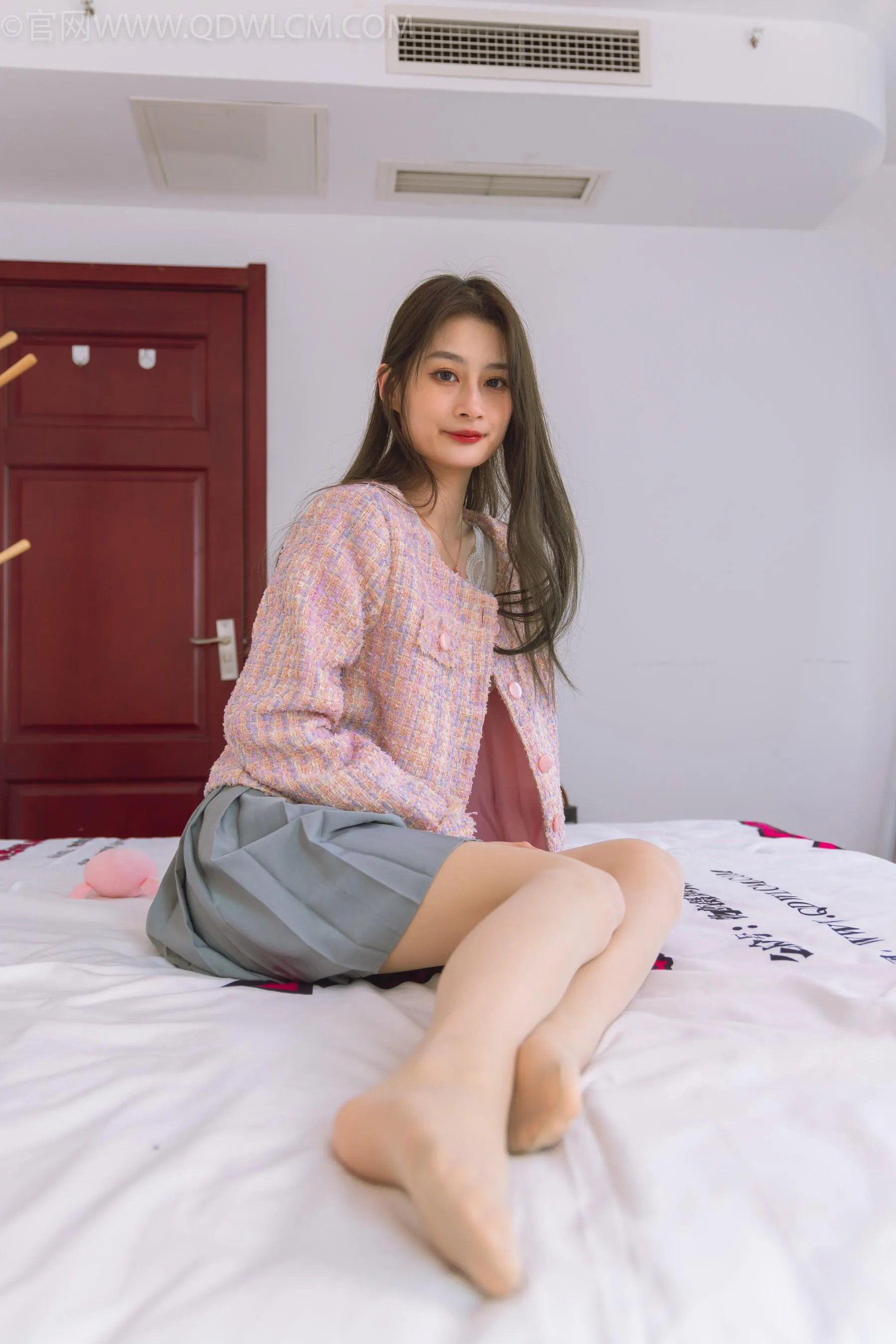 物恋传媒 NO.1522 卿卿-红色情怀 [151P]插图5